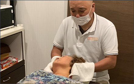 リラックスして眠ってしまう方もいます